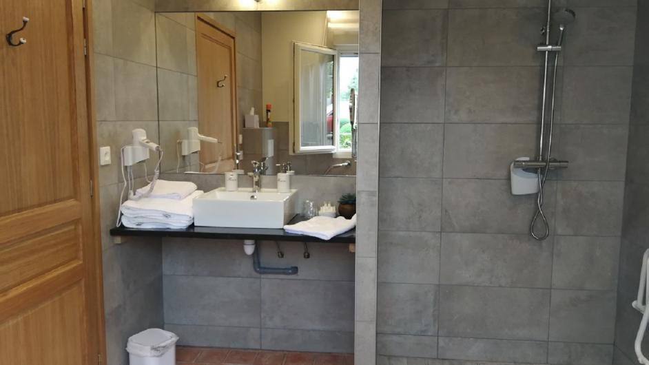 Les chambres de l'Auberge du vieux tour - chaumière - salle de bain - maison normande - Canapville - Normandie - Calvados 