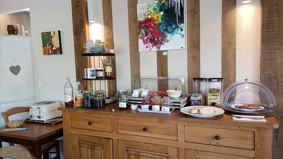 Salle petit déjeuner Auberge du Vieux Tour Canapville Terre d'Auge Calvados Normandie