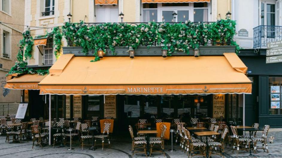 Restaurant Marinette Trouville-sur-Mer - façade terrasse - crédit photo Sandrine Boyer