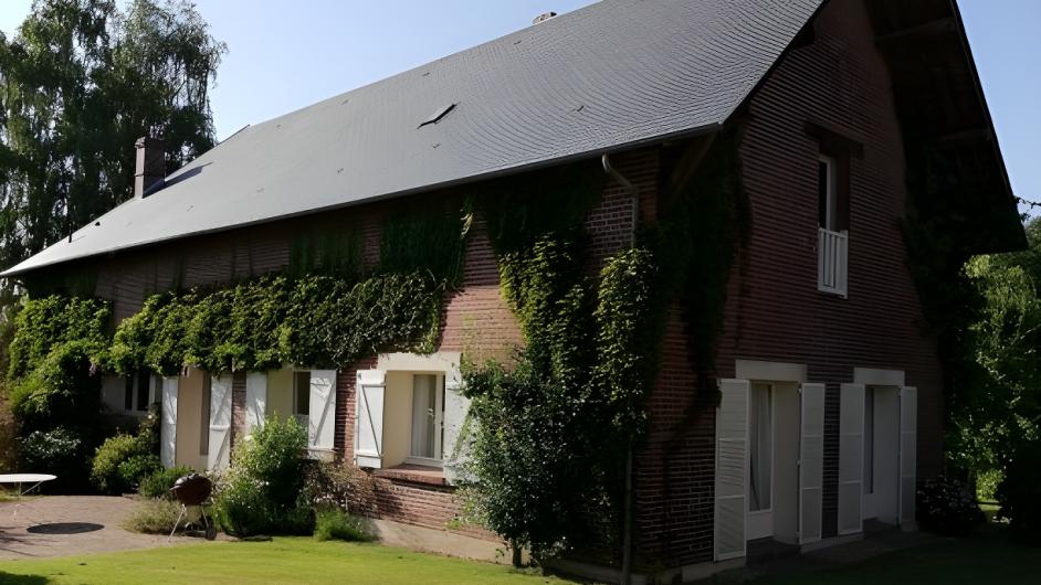 Façade Sud Le Pressoir avec sa terrasse - Céline Tanvez