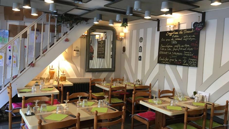 Pizzeria Restaurant La Picota - intérieur - tables - restauration - Bonneville-la-Louvet - Normandie - Calvados 