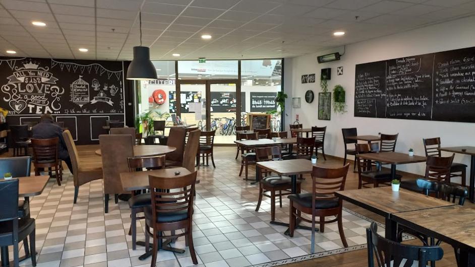 Restaurant A table - intérieur - Pont-l'Evêque - Calvados - Pays d'Auge - Normandie