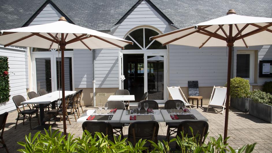 Restaurant du lac (Eden Park Hôtel ***) - extérieur - terrasse - Pont-l'Evêque - Calvados - Normandie