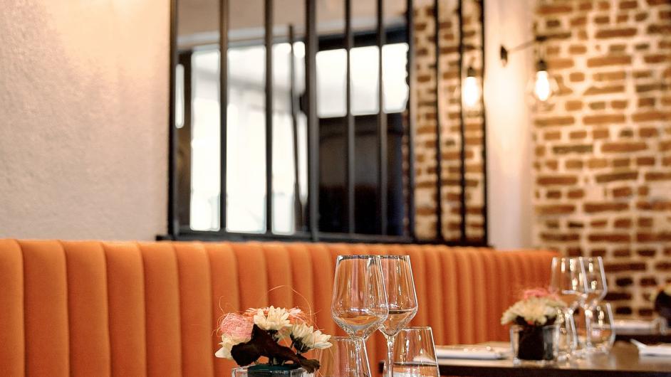 Salle table dressée restaurant La Clé de Sole - Pont-l'Evêque 