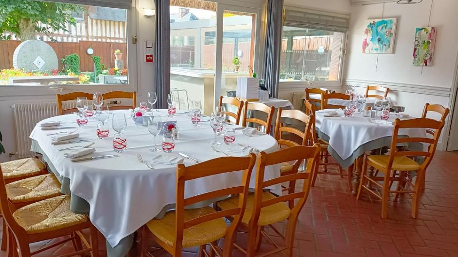 Salle Auberge du Vieux Tour Canapville Terre d'Auge Calvados Normandie