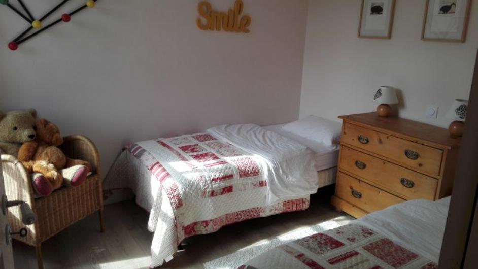 Chambres d'hôtes aux Malis - Route du Cidre - Bonnebosq - Normandie - Calvados - suite Cousinotte - lits simples - Mme Christiane Moch