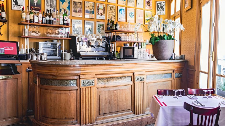 The Travel Buds x Le Central DECO08 - THE TRAVEL BUDS STUDIO