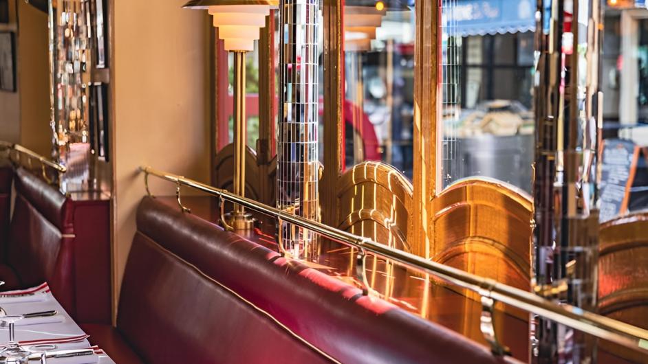 The Travel Buds x Le Central DECO10 - THE TRAVEL BUDS STUDIO